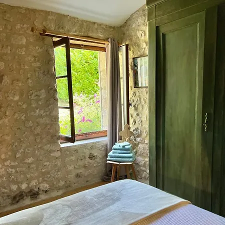 A L'ombre Du Tilleul Bed & Breakfast