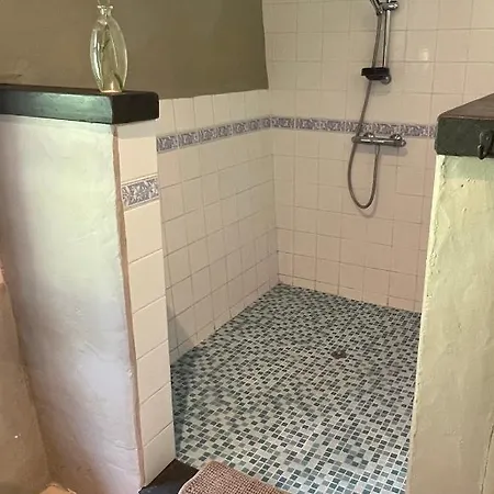 A L'ombre Du Tilleul ベッド・アンド・ブレックファスト 4*