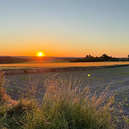A L'ombre Du Tilleul ベッド・アンド・ブレックファスト Berneuil