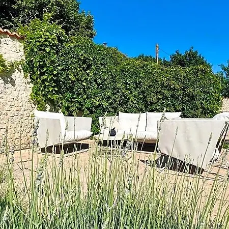 A L'ombre Du Tilleul Bed & Breakfast