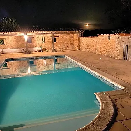 A L'ombre Du Tilleul Bed & Breakfast Berneuil (Charente)