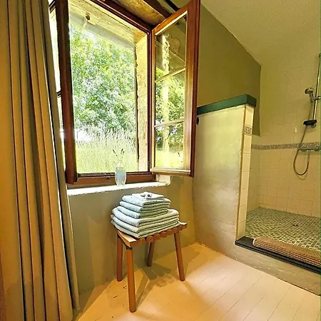 A L'ombre Du Tilleul Bed & Breakfast
