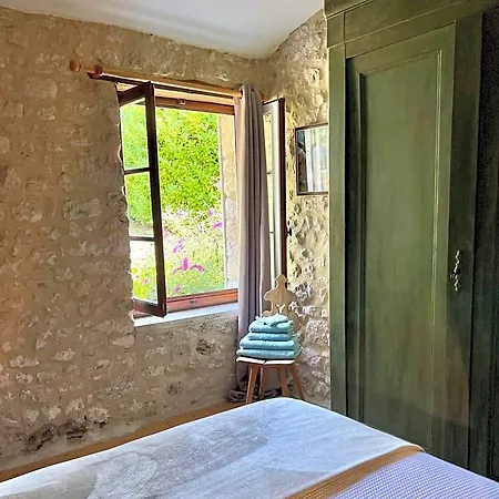 Bed & Breakfast A L'ombre Du Tilleul Berneuil (Charente)