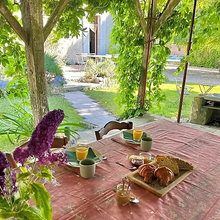 A L'ombre Du Tilleul Bed & Breakfast 4*