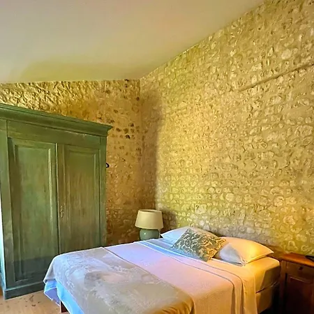A L'ombre Du Tilleul Bed & Breakfast