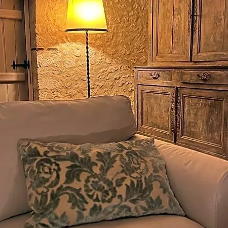 A L'ombre Du Tilleul Berneuil (Charente)
