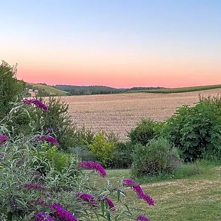 A L'ombre Du Tilleul Bed & Breakfast