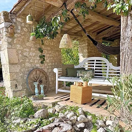 A L'ombre Du Tilleul Bed & Breakfast