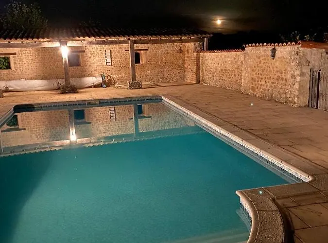 A L'ombre Du Tilleul Bed & Breakfast 4*