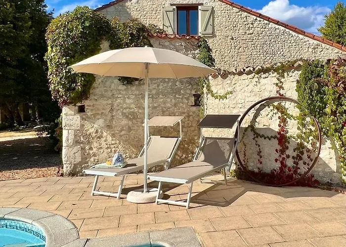 Bed & Breakfast A L'ombre Du Tilleul Berneuil (Charente)